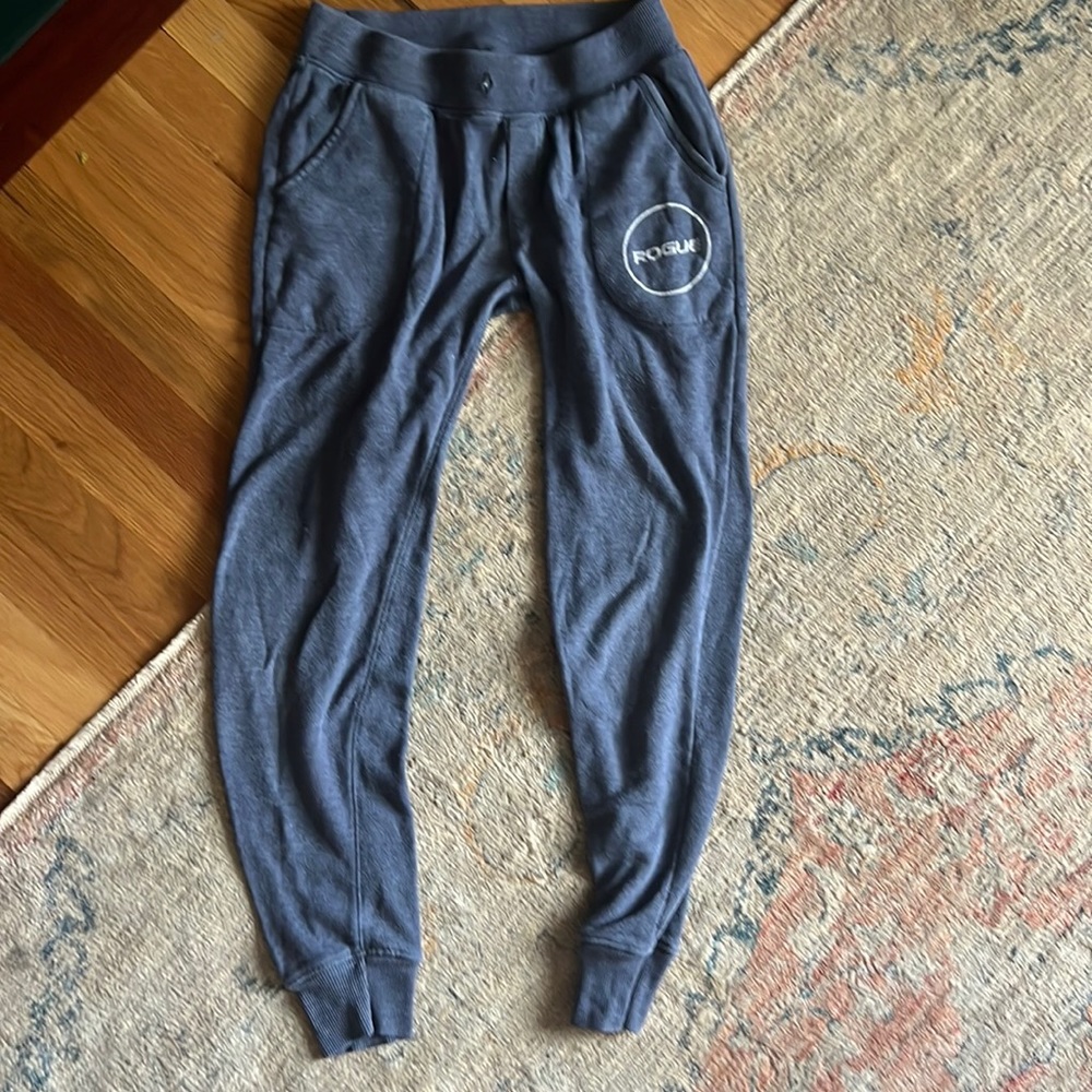 Rouge Sweatpants